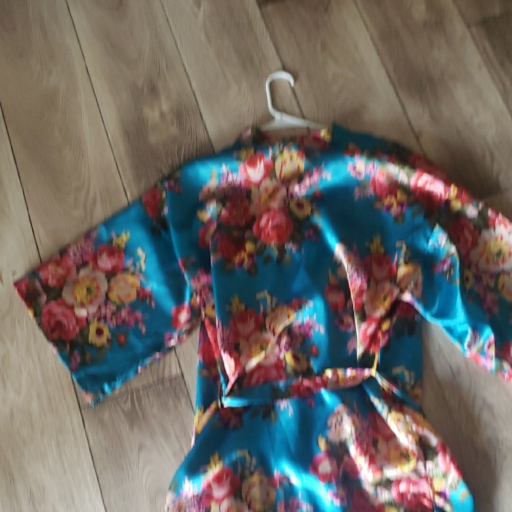 Floral Kimono Robe - Picture 4 of 5
